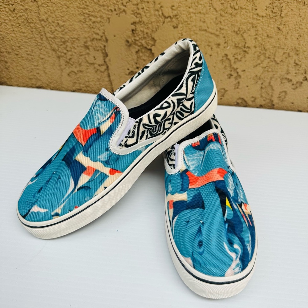Slip-On Canvas Sneakers in Teal & Multicolor Print women’s size 39 US 8